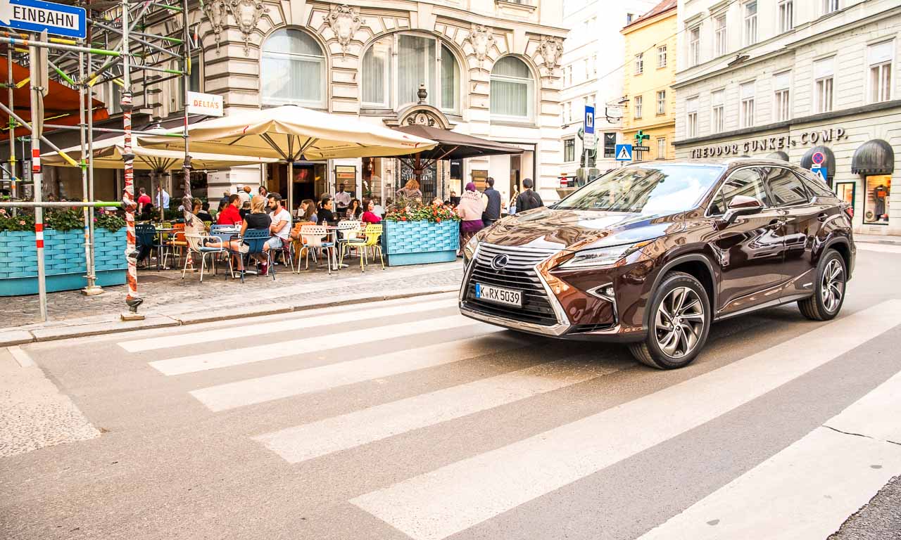 Lexus RX450h Test Fahrbericht Langstrecke Wien Stuttgart Leonberg Schloss Solitude Lexus RX Toyota AUTOmativ.de Benjamin Brodbeck 8 - Wiener Zeitlosigkeit trifft auf asiatische Moderne: Mit dem Lexus RX 450h nach Wien