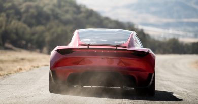 Tesla Roadster Supersportwagen Elon Musk 402 Kmh Porsche Mission E AUTOmativ.de Benjamin Brodbeck 5 390x205 - Für Elon Musk sind 1,9 Sekunden von 0 auf 100 nicht schnell genug