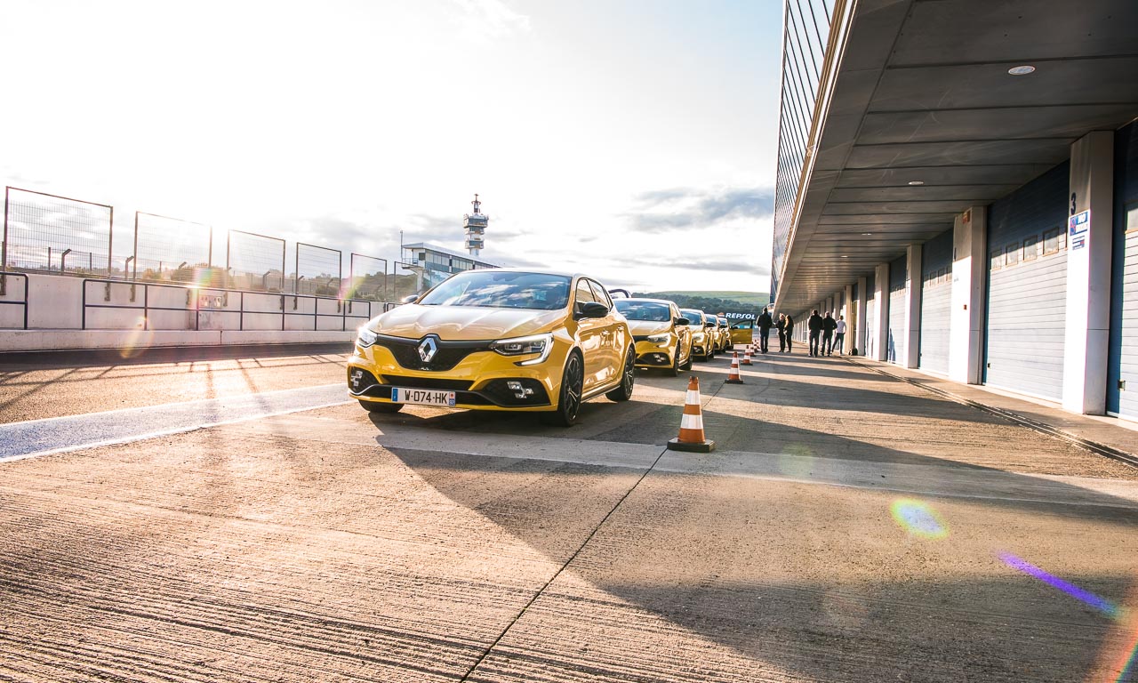 1Renault Megane RS Fahrbericht und Test Megane AUTOmativ.de Benjamin Brodbeck Launch Control Racetrack YOUTUBECOVER 56 - Fahrbericht Renault Mégane R.S. (2018) Cup: Ungezähmt und unzensiert