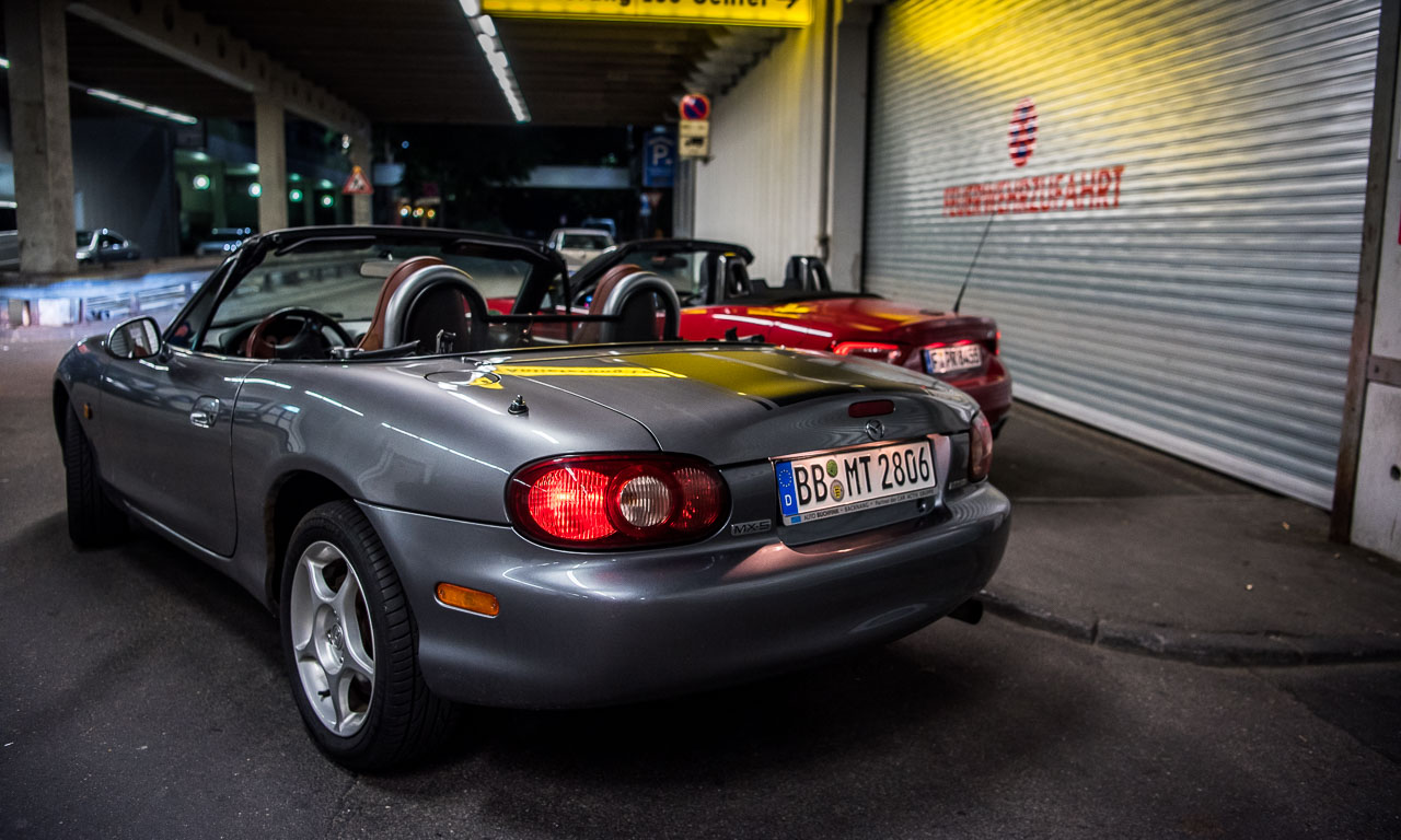 Abarth 124 Spider Test Fahrbericht AUTOmativ.de Benjamin Brodbeck Ilona Farsky Stefan Emmerich 718 Boxster Mazda MX 5 LQ 73 - Test: Kann der Abarth 124 Spider auch Gebrauchtwagen? - Vergleich Mazda MX-5 (2002)