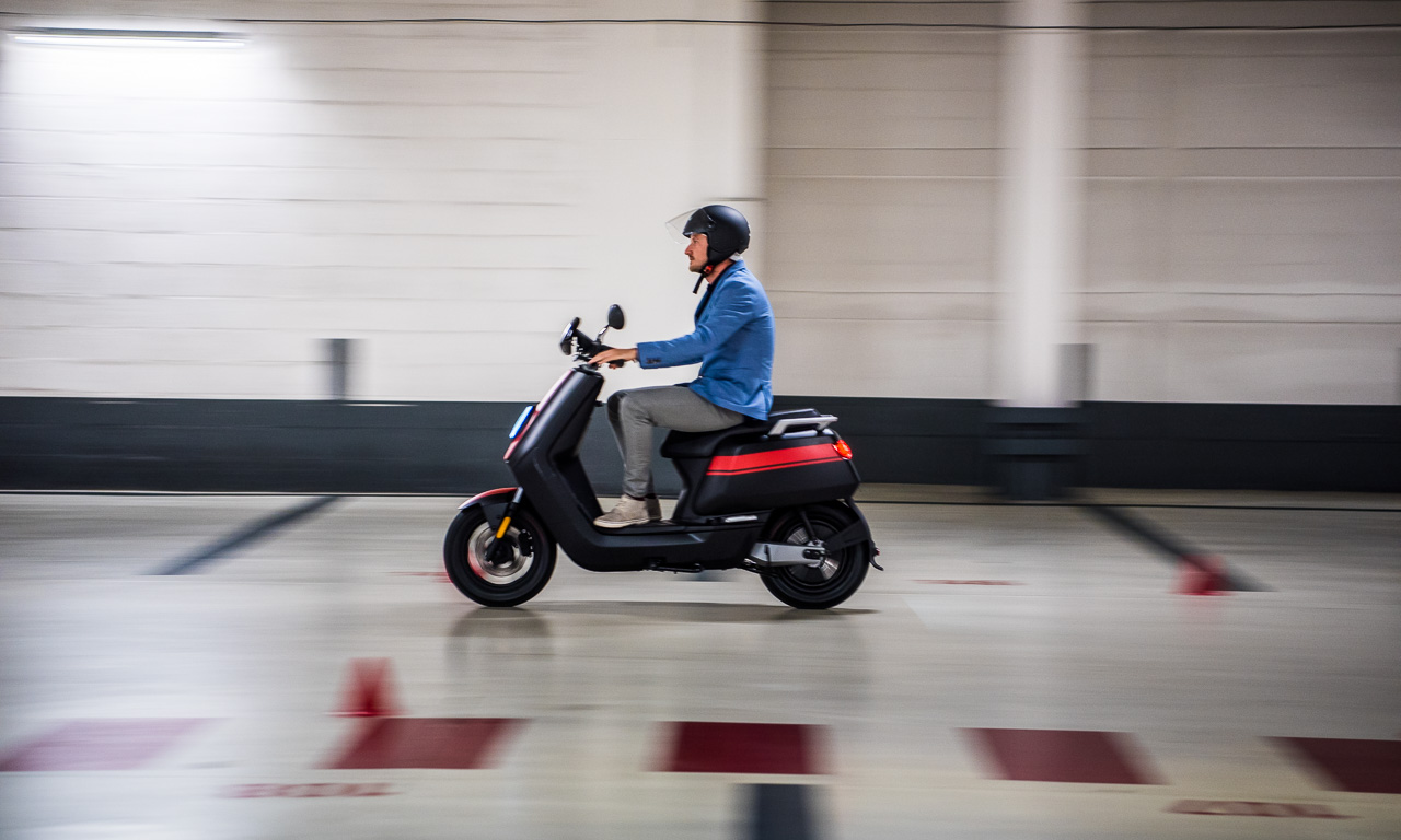 NIU N GT MPlus E Scooter E Roller Premiere in Paris AUTOmativ.de Ilona Farsky Benjamin Brodbeck 42 - Neue E-Scooter: NIU N-GT und M+ werden in Paris präsentiert - und von uns gefahren!