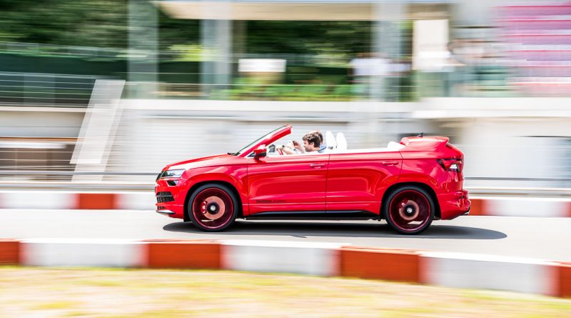 Skoda Karoq Cabriolet Cabrio heisst Skoda Sunroq Azubicar 2018 Fahrbericht Test Review Benjamin Brodbeck AUTOmativ.de 2 800x445 - Skoda Karoq Cabriolet alias Skoda Sunroq im ersten Fahreindruck!