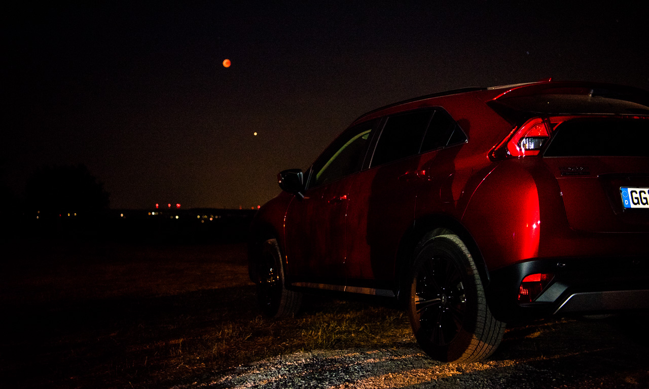 Mitsubishi Eclipse Cross Mondfinsternis Blutmond Deutschland Frankfurt AUTOmativ.de Benjamin Brodbeck 10 - Die Eclipse mit dem Mitsubishi Eclipse Cross betrachten - und ganz vielen Aliens!