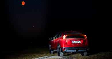 Mitsubishi Eclipse Cross Mondfinsternis Blutmond Deutschland Frankfurt AUTOmativ.de Benjamin Brodbeck TITEL 390x205 - Die Eclipse mit dem Mitsubishi Eclipse Cross betrachten - und ganz vielen Aliens!