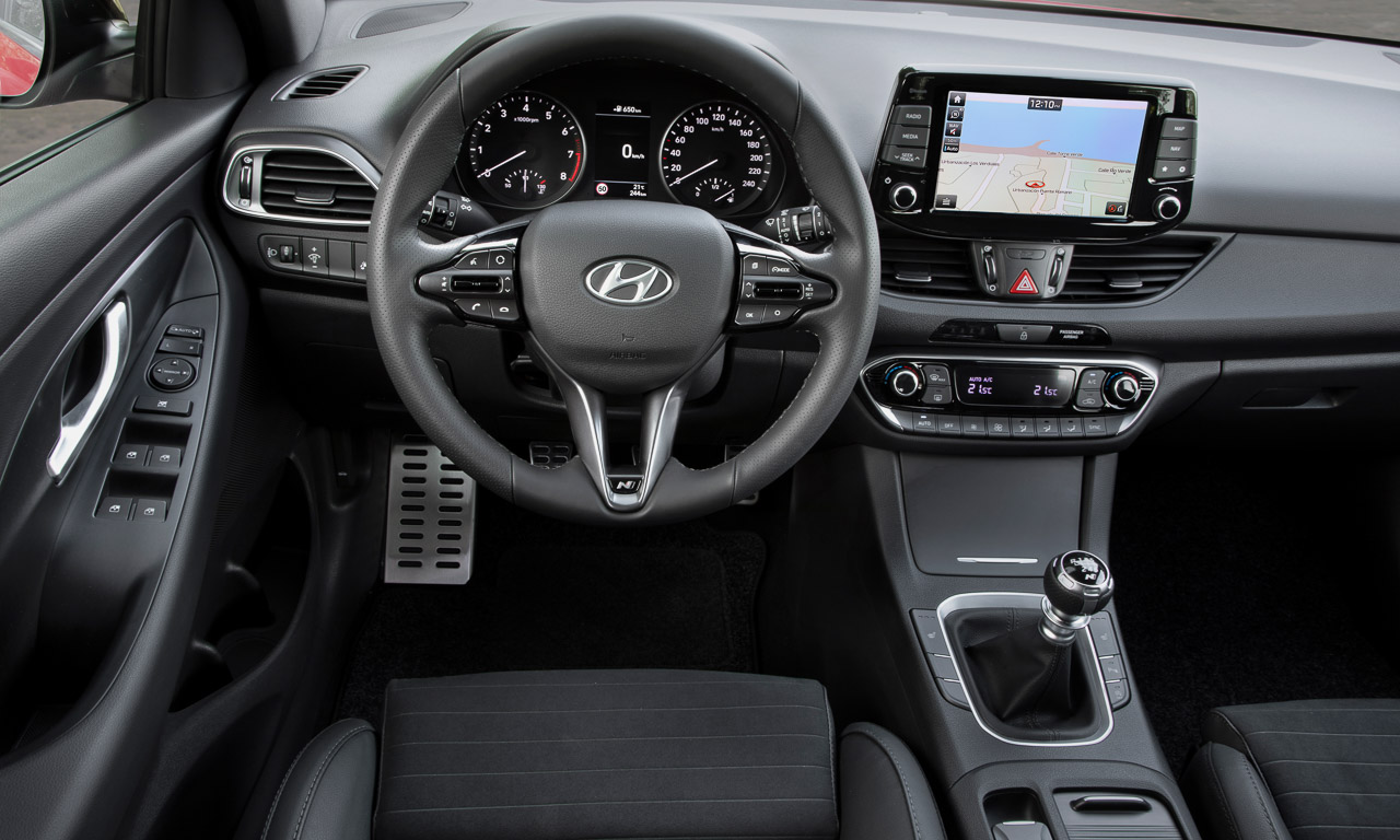 Hyundai i30 2019 aufgefrischt 2 - Aufgefrischt: Hyundai i30 mit Fastback-Gesicht zum selben Preis!