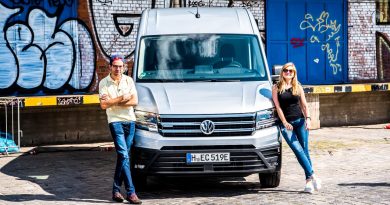 VW Volkswagen e Crafter Elektro LKW im Test und Fahrbericht in Hamburg Ilona Farsky Benjamin Brodbeck AUTOmativ.de 23 390x205 - VW Volkswagen e-Crafter im Test: Nicht nur Drohnen können emissionsfrei liefern!