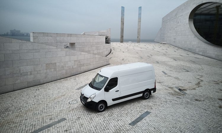 Renault Master Z.E. vs. VW e Crafter AUTOmativ.de Benjamin Brodbeck 12 750x450 - Der VW e-Crafter der Franzosen heißt Renault Master Z.E. - Überblick!