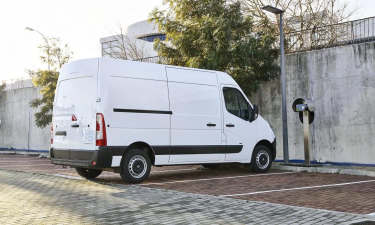 Renault Master Z.E. vs. VW e Crafter AUTOmativ.de Benjamin Brodbeck 2 750x450 - Der VW e-Crafter der Franzosen heißt Renault Master Z.E. - Überblick!