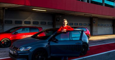 Volkswagen VW Golf GTI TCR Rennwagen und Strassenauto im Test und Fahrbericht TCR AUTOmativ.de Benjamin Brodbeck LQ 12 390x205 - Test VW Golf GTI TCR: Wie viel Rennwagen steckt im Super-Golf 7?