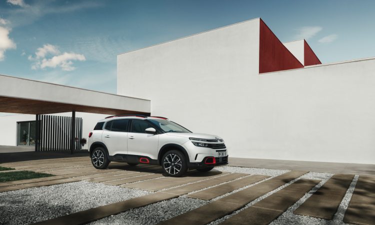 Citroen C5 Aircross Der komfortabelste und vielseitigste SUV seines Segments Citroën C5 Aircross Der komfortabelste und vielseitigste SUV seines Segments  750x450 - Neuer Citroën C5 Aircross: Französischer Staatslimousinen-Komfort in einem SUV!