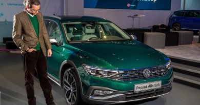 Neuer Volkswagen VW Passat B8 Facelift als Passat R Line Passat GTE und Passat Alltrack erste Sitzprobe des Mittelklasse Kombis AUTOmativ.de Benjamin Brodbeck 5 390x205 - Neuer VW Passat R-Line, GTE, Alltrack (2019): Erste Sitzprobe in den Passat B8 Facelift Derivaten