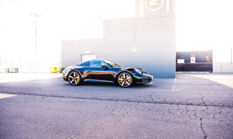 Porsche 911 Carrera 4S 992 Jet Black Metallic im Test und Fahrbericht Porsche 992 Test AUTOmativ.de Benjamin Brodbeck 20 1 750x450 - Neuer Porsche 911 Carrera 4S (992) im Test: Ikone der Superlative