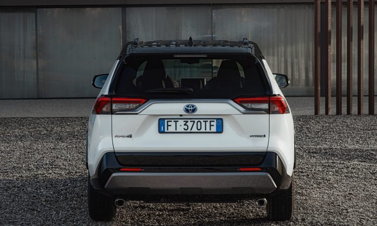 Toyota RAV 4 Hybrid AUTOmativ.de 17 750x450 - Der neue Toyota RAV4 Hybrid startet bei 32.990 Euro