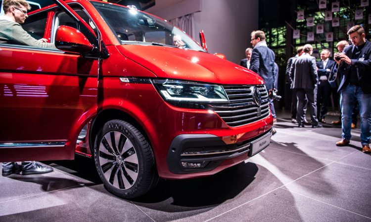 Volkswagen VW T6.1 Bulli T6 Facelift erste Sitzprobe und Review Walkaround Hat sich so viel geaendert 4 750x450 - Sitzprobe im neuen VW T6.1 Bulli Facelift: MIB3-System und mehr Assistenz!