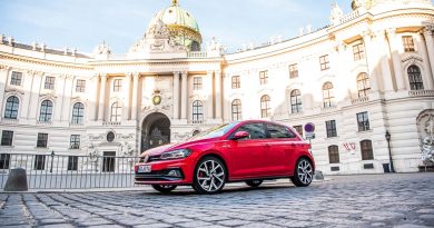 Volkswagen VW Polo GTI Wien Vienna Fahrbericht Test Hofburg Wien AUTOmativ.de Benjamin Brodbeck 10 390x205 - VW Polo GTI im Alltagstest: Der beste GTI aller Zeiten?