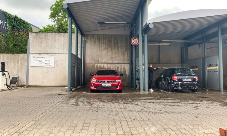 Kaercher SB Wash Waschanlage Hamburg Kärcher Clean Park Hamburg Wandsbek Test AUTOmativ.de Benjamin Brodbeck 3 750x450 - Ratgeber: Warum (und wie) man Steinschläge und Lackschäden direkt reparieren sollte