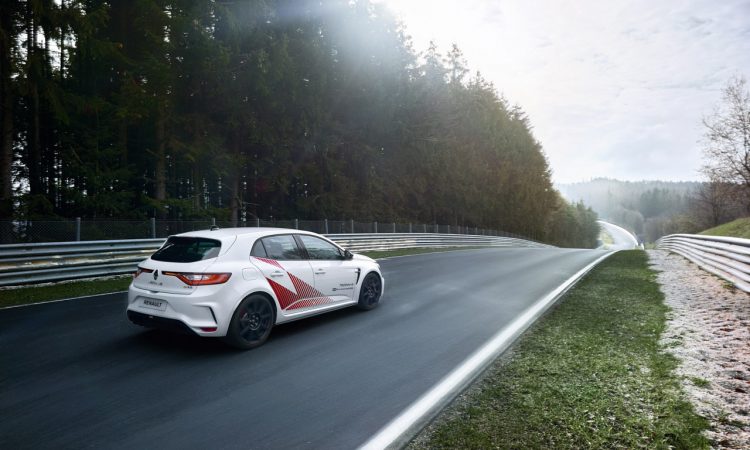 Renault Megane R.S. TROPHY R Nordschleife Rekordfahrt Rekord AUTOmativ.de 3 750x450 - Renault Mégane R.S. TROPHY-R mit neuem Nordschleifen-Rekord!