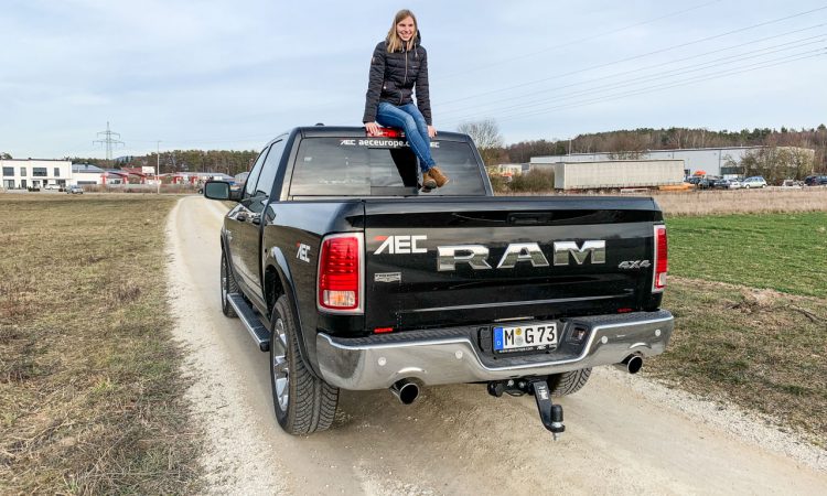 Dodge Ram 1500 5.7L HEMI 400 PS V8 Laramie Classic im kurzen Test AUTOmativ.de Motoreport.de Matthias Luft Benjamin Brodbeck 8 750x450 - Pick-Up Spezial mit VW Amarok, Toyota Hilux und Co: Unsere Top 5  Gelände-Pritschen!