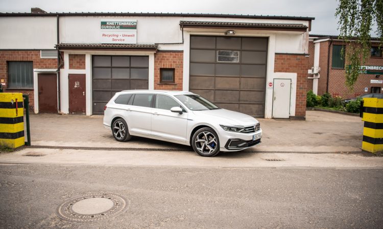 Volkswagen VW Passat R Line GTE Passat Alltrack 2020 im Test und Fahrbericht AUTOmativ.de Benjamin Brodbeck Ilona Farsky 34 750x450 - VW Passat R-Line 2.0 TSI (FL) im Fahrbericht: Schick - und vollgepackt mit Technik