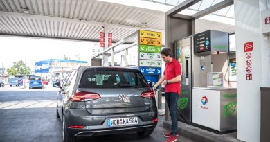 CNG Days VW Golf TGI Test und Fahrbericht 12 390x205 - Neuer Erdgas-Golf TGI (CNG) im Test: Mit vier Strohballen 11.400 Kilometer weit - CO2-neutral!