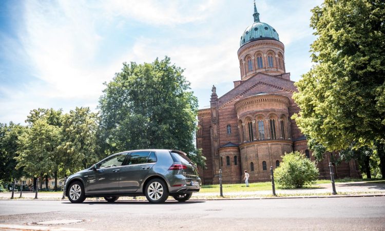 CNG Days VW Golf TGI Test und Fahrbericht 22 750x450 - Neuer Erdgas-Golf TGI (CNG) im Test: Mit vier Strohballen 11.400 Kilometer weit - CO2-neutral!