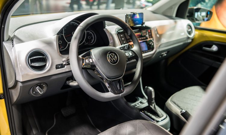 IAA 2019 e up eGolf Test 14 750x450 - VW e-up und VW e-Golf: Trotz ID.3 immer noch interessant?