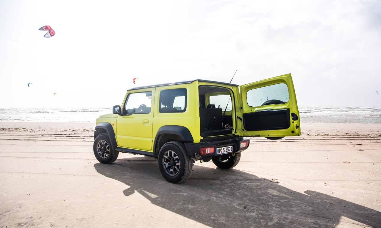 Test Suzuki Jimny 1 5 Allgrip Comfort Fun On The Beach Automativ De Das Auto Magazin