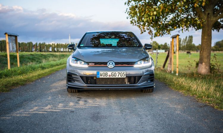 Volkswagen VW Golf GTI TCR 2019 im Test und Fahrbericht Ausstattung Preis Leistung AUTOmativ.de Benjamin Brodbeck 11 750x450 - VW Golf GTI TCR im Alltagstest: Wolfsburger Performance-Melange