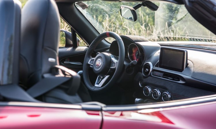 Abarth 124 Spider Test Fahrbericht AUTOmativ.de Benjamin Brodbeck Ilona Farsky Stefan Emmerich 718 Boxster Mazda MX 5 LQ 32 750x450 - Fahrbericht Abarth 124 Spider: Offen durch den Spätherbst!