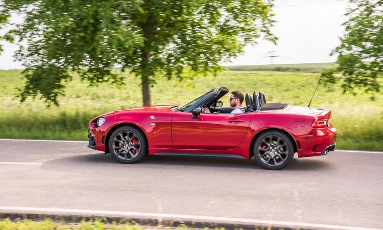 Abarth 124 Spider Test Fahrbericht AUTOmativ.de Benjamin Brodbeck Ilona Farsky Stefan Emmerich 718 Boxster Mazda MX 5 LQ 50 750x450 - Test: Kann der Abarth 124 Spider auch Gebrauchtwagen? - Vergleich Mazda MX-5 (2002)