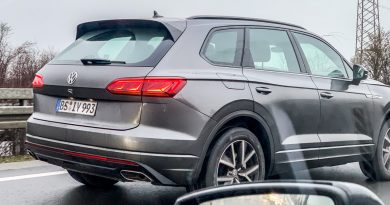 Neuer VW Touareg R 3 390x205 - Ungetarnt: Neuer VW Touareg R mit Porsche-Motor und über 450 PS!