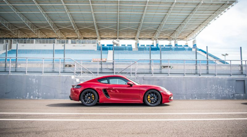 Porsche 718 Cayman GTS 4.0 Racetrack Rennstrecke Fahrbericht Test High Speed 400 PS AUTOmativ.de Benjamin Brodbeck 10 800x445 - Porsche 718 Cayman GTS 4.0 auf der Rennstrecke: Extrovertierter Feinfühler