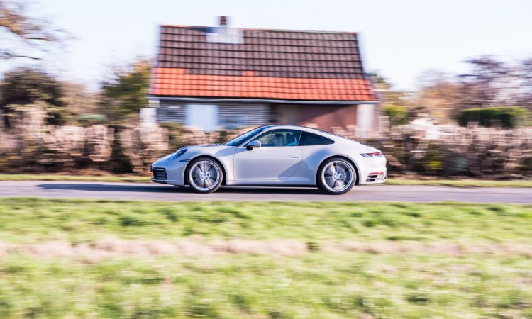 Porsche 911 Carrera 992 im Test und Fahrbericht AUTOmativ.de Benjamin Brodbeck Pia Lehmann 34 750x450 - Fahrbericht Porsche 911 Carrera (992): Basis-Elfer überhaupt nicht Basis