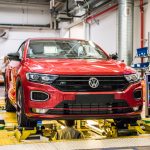 Volkswagen VW T-Roc Cabriolet Fertigung Osnabrueck Rundgang Werkhallen Historische Fahrzeuge Kaefer Offene Fahrzeuge Iltis AUTOmativ.de Benjamin Brodbeck Vincenzo Lanzilotti Cabrio-Tradition: VW T-Roc Cabriolet Produktion im Werk Osnabrück