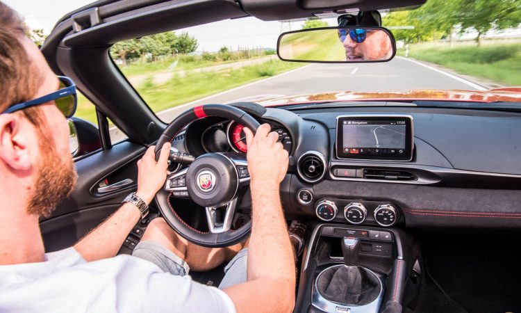 Abarth 124 Spider Test Fahrbericht AUTOmativ.de Benjamin Brodbeck Ilona Farsky Stefan Emmerich 718 Boxster Mazda MX 5 LQ 44 750x450 - Doppelter Preis, doppelter Spaß? 981 Boxster GTS, GTS 4.0, Abarth 124 Spider?