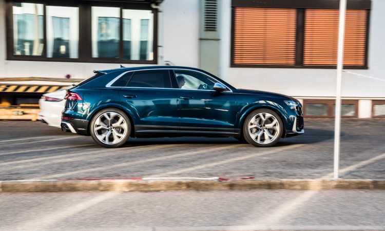 1Audi RS Q8 2020 mit 600 PS V8 Bi Turbo im Fahrbericht und Test Benjamin Brodbeck AUTOmativ.de 80 750x450 - 600-PS-Audi RS Q8 im Fahrbericht: Schön und Biest