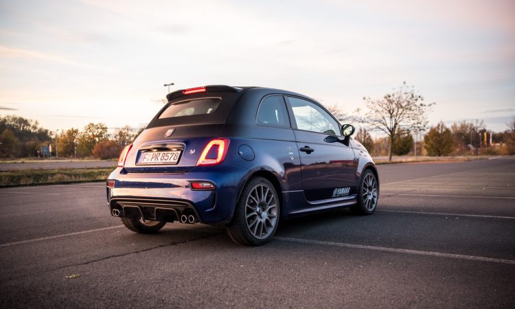 Abarth 595C Yamaha Monster Energy Cabriolet 165 PS Sondermodell Fiat Test Fahrbericht AUTOmativ.de 29 750x450 - Abarth 595C Yamaha Monster Energy im Test: Kleine Werbe-Ikone