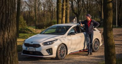 Kia Proceed GT 2020 Handschalter im Test und Fahrbericht Sound Technik Alltag AUTOmativ.de Benjamin Brodbeck 67 390x205 - Kia ProCeed GT 1.6 T-GDi als Handschalter im Fahrbericht: Mehr Spaß mit 6?