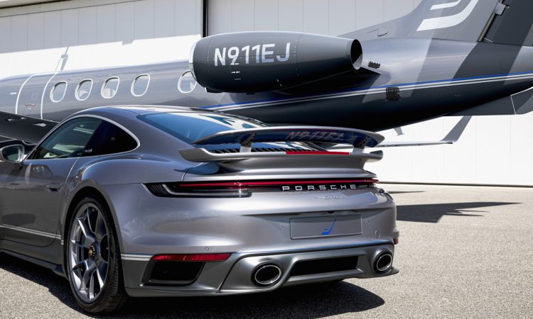 Porsche 911 exklusives Duo aus Sportwagen und Flugzeug vor besondere Edition Business Jets Embraer Phenom 300E 5 750x450 - Exklusiver Porsche 911 Turbo S bei Bestellung eines Embraer Jet