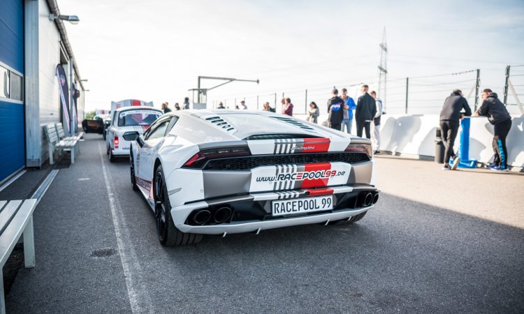 Racepool99 Rennwagen Fahren Gutschein Lausitzring Spreewaldring Fahrbericht Testbericht AUTOmativ.de Benjamin Brodbeck 1 750x450 - "Du hast echt Talent": Racepool99 am Spreewaldring, Traum vs. Erfahrungsbericht