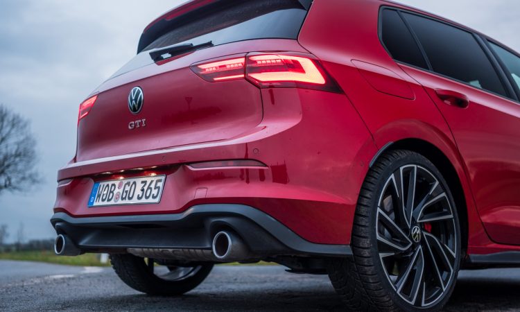 Volkswagen VW Golf 8 GTI 2020 Handschalter Kings Red Beschleunigung Fahrwerk DCC Test und Fahrbericht AUTOmativ.de Test 43 750x450 - Fahrbericht VW Golf 8 GTI Handschalter: Rot wie ein König