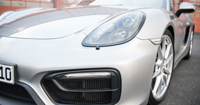 ZUNSPORT Kuehlergrillschutz Porsche 981 Boxster GTS TEST AUTOmativ.de 5 390x205 - Ratgeber: Warum (und wie) man Steinschläge und Lackschäden direkt reparieren sollte