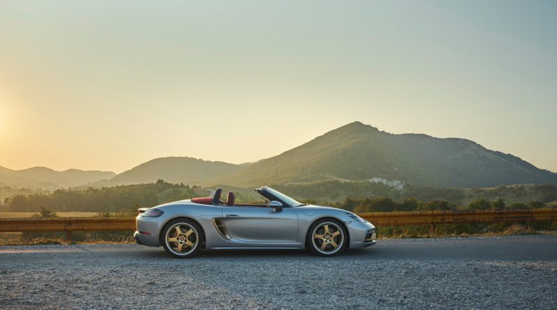 Porsche Boxster 25 Jahre limitiertes Jubilaeumsmodell 13 800x445 - Porsche Boxster 25 Jahre: Limitiertes Jubiläumsmodell mit goldenen Applikationen