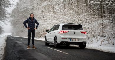 VW Golf 8 GTI Clubsport 2021 im Test und Fahrbericht 300 PS Lohnt es sich Golf GTI AUTOmativ.de Benjamin Brodbeck COVER 41 390x205 - Fahrbericht VW Golf 8 GTI Clubsport: Das ist der Echte!