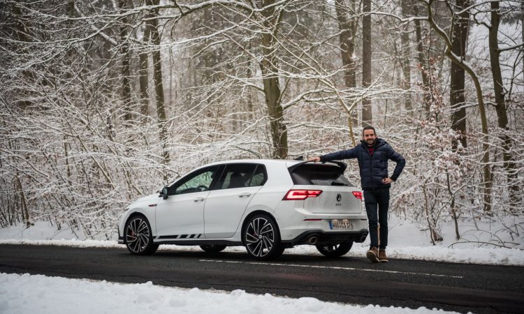 VW Golf 8 GTI Clubsport 2021 im Test und Fahrbericht 300 PS Lohnt es sich Golf GTI AUTOmativ.de Benjamin Brodbeck COVER 45 750x450 - Fahrbericht VW Golf 8 GTI Clubsport: Das ist der Echte!