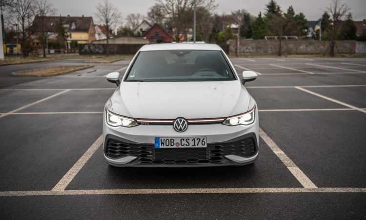 VW Golf GTI Clubsport 2021 im Test und Fahrbericht 300 PS Lohnt es sich Golf GTI AUTOmativ.de Benjamin Brodbeck 18 750x450 - Fahrbericht VW Golf 8 GTI Clubsport: Das ist der Echte!