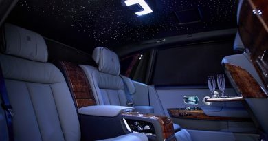 Rolls Royce Koa Phantom 2021 1 390x205 - Atemberaubender Luxus mit Koa-Holz: Rolls-Royce Phantom von Jack Boyd Smith