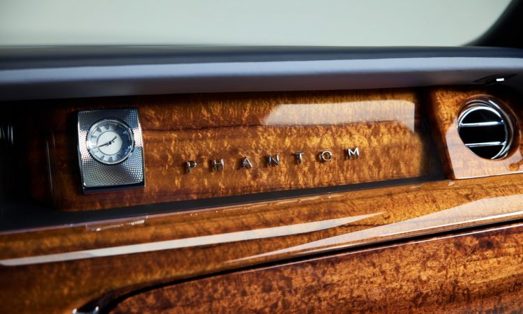 Rolls Royce Koa Phantom 2021 4 750x450 - Atemberaubender Luxus mit Koa-Holz: Rolls-Royce Phantom von Jack Boyd Smith