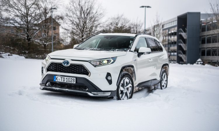 Toyota RAV4 Plug in Hybrid PHEV Test Fahrbericht AUTOmativ.de 13 750x450 - Fahrbericht Toyota RAV4 PHEV: 306 PS-Hybrid-SUV perfekt für den Winter?