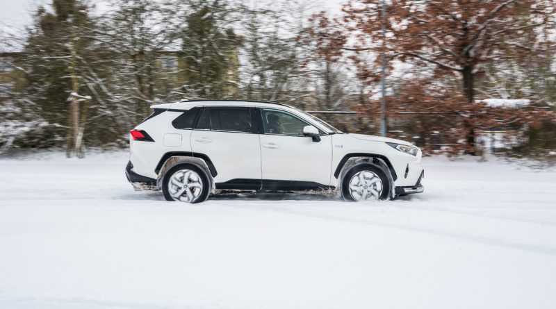 Toyota RAV4 Plug in Hybrid PHEV Test Fahrbericht AUTOmativ.de 18 800x445 - Fahrbericht Toyota RAV4 PHEV: 306 PS-Hybrid-SUV perfekt für den Winter?